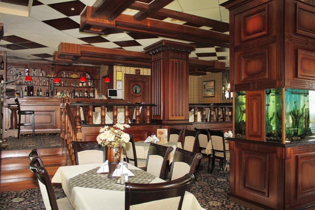 Hotel Dukov 奥布佐尔 外观 照片