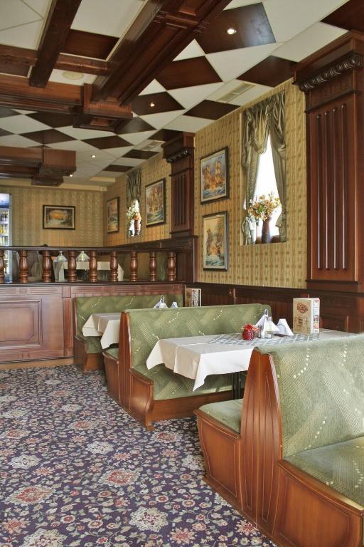 Hotel Dukov 奥布佐尔 外观 照片